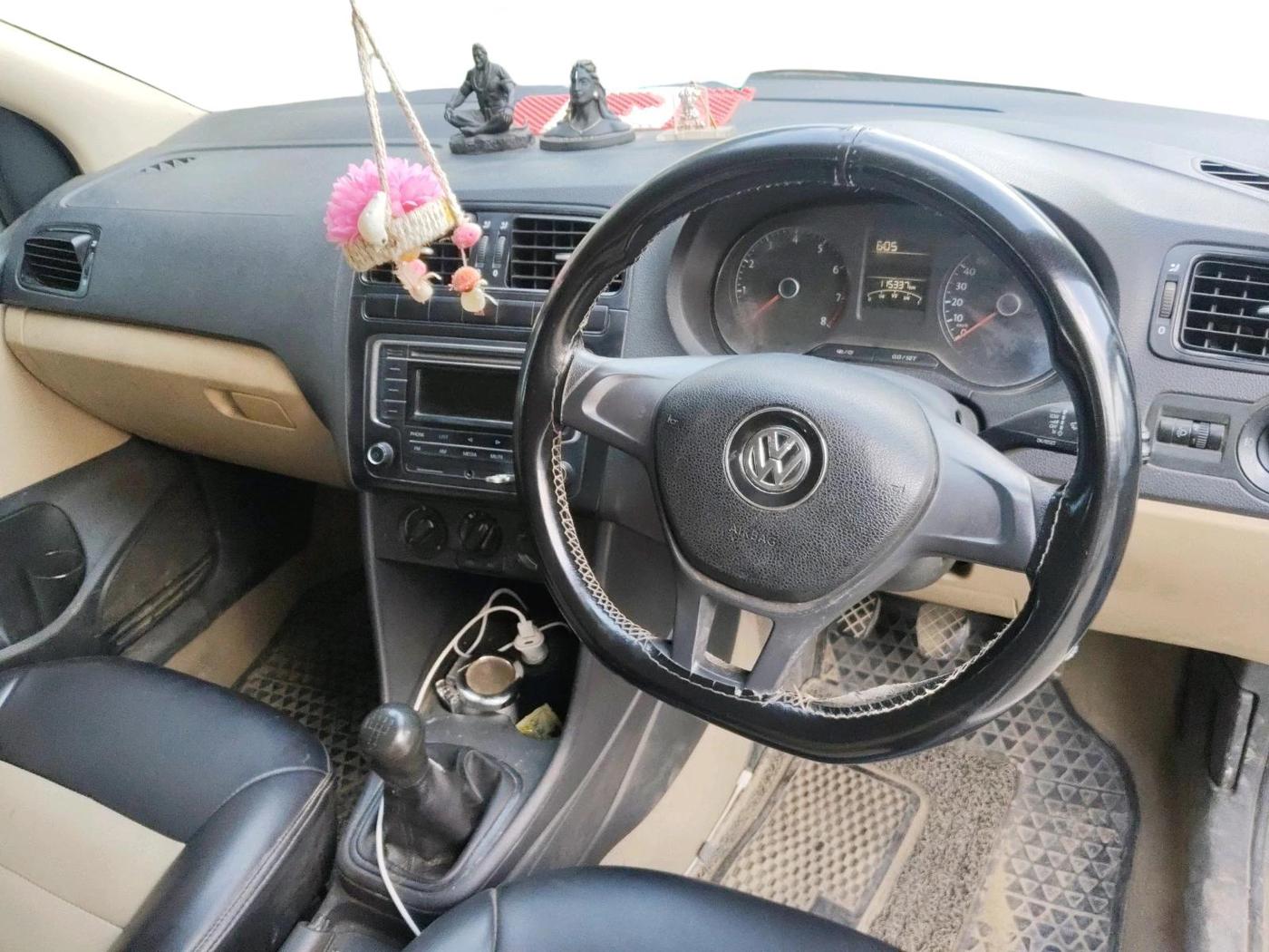 2017 Volkswagen Ameo COMFORTLINE PLUS 1.2L, Petrol, Manual, 1,15,337 km, interior