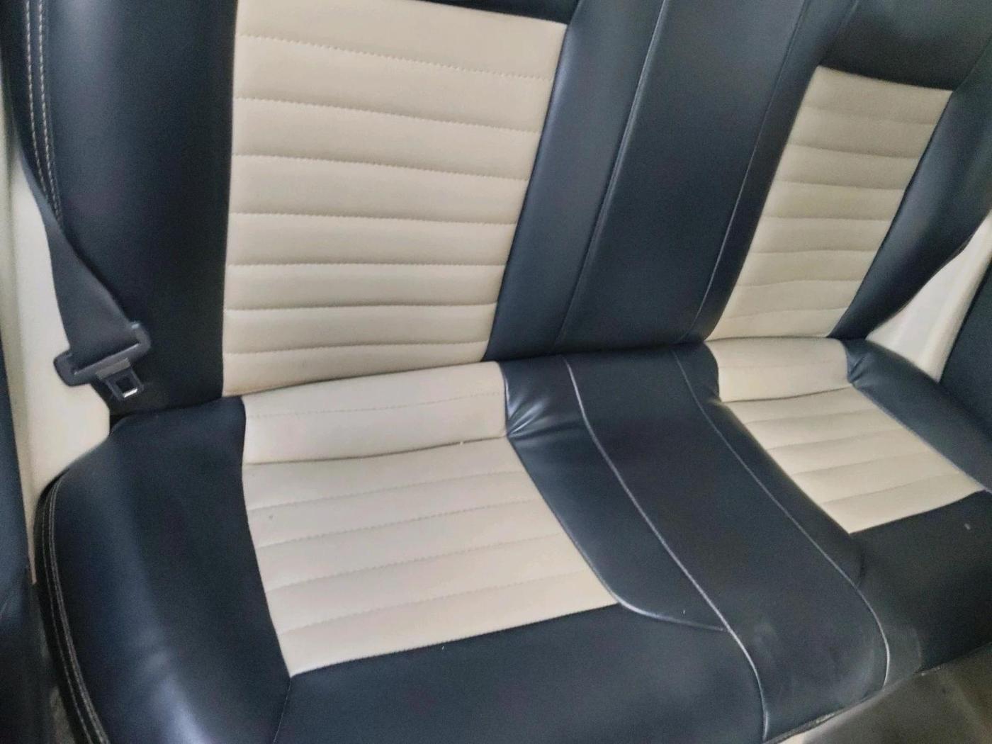 2017 Volkswagen Ameo COMFORTLINE PLUS 1.2L, Petrol, Manual, 1,15,337 km, interior