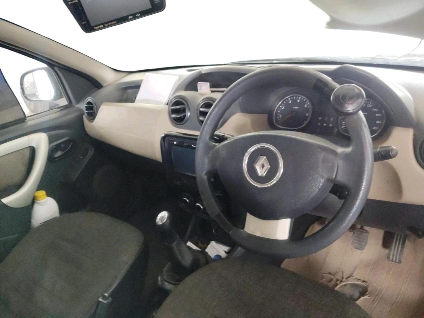 2013 Renault Duster 85 PS RXL DIESEL, Diesel, Manual, 1,42,829 km, interior