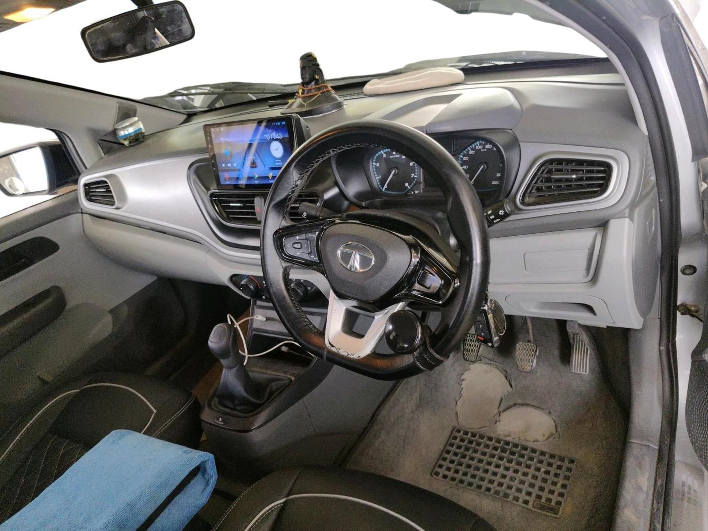 2021 Tata ALTROZ XE PETROL, Petrol, Manual, 34,428 km, interior