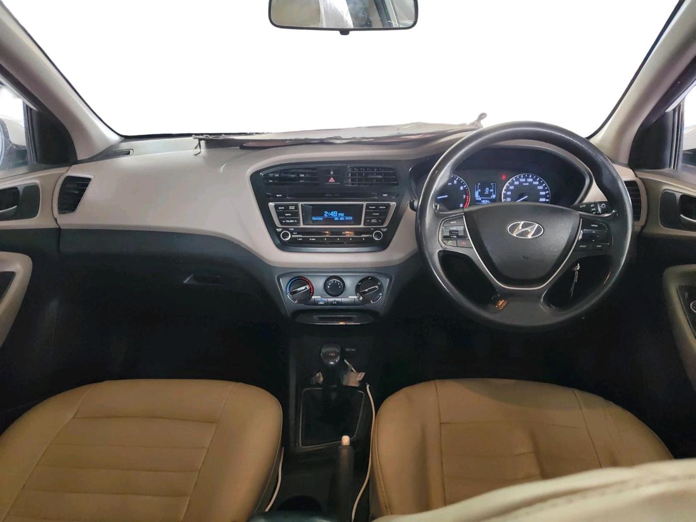 2015 Hyundai Elite i20 MAGNA 1.2, CNG, Manual, 1,87,110 km, interior
