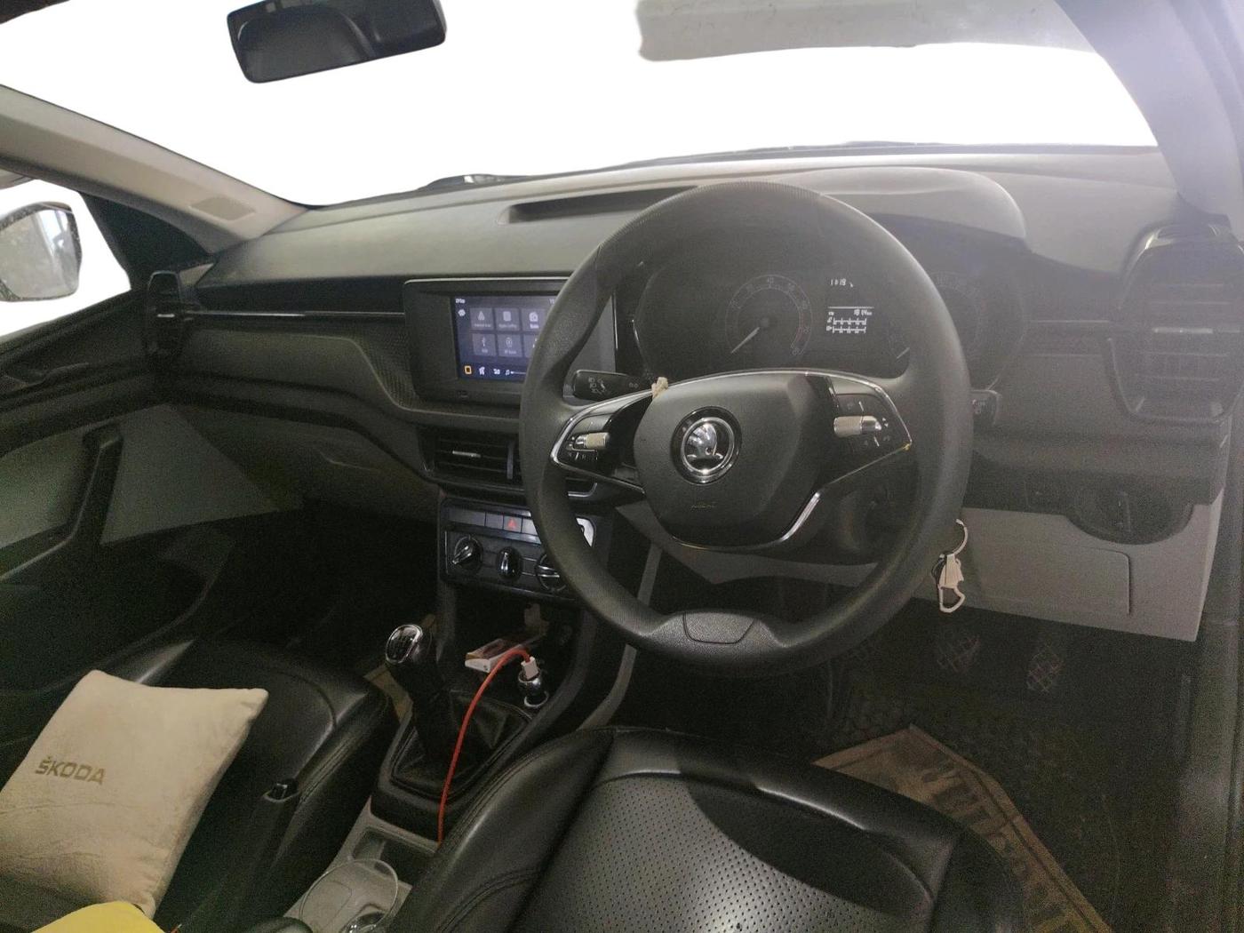2021 Skoda KUSHAQ ACTIVE 1.0L TSI MT, Petrol, Manual, 96,985 km, interior
