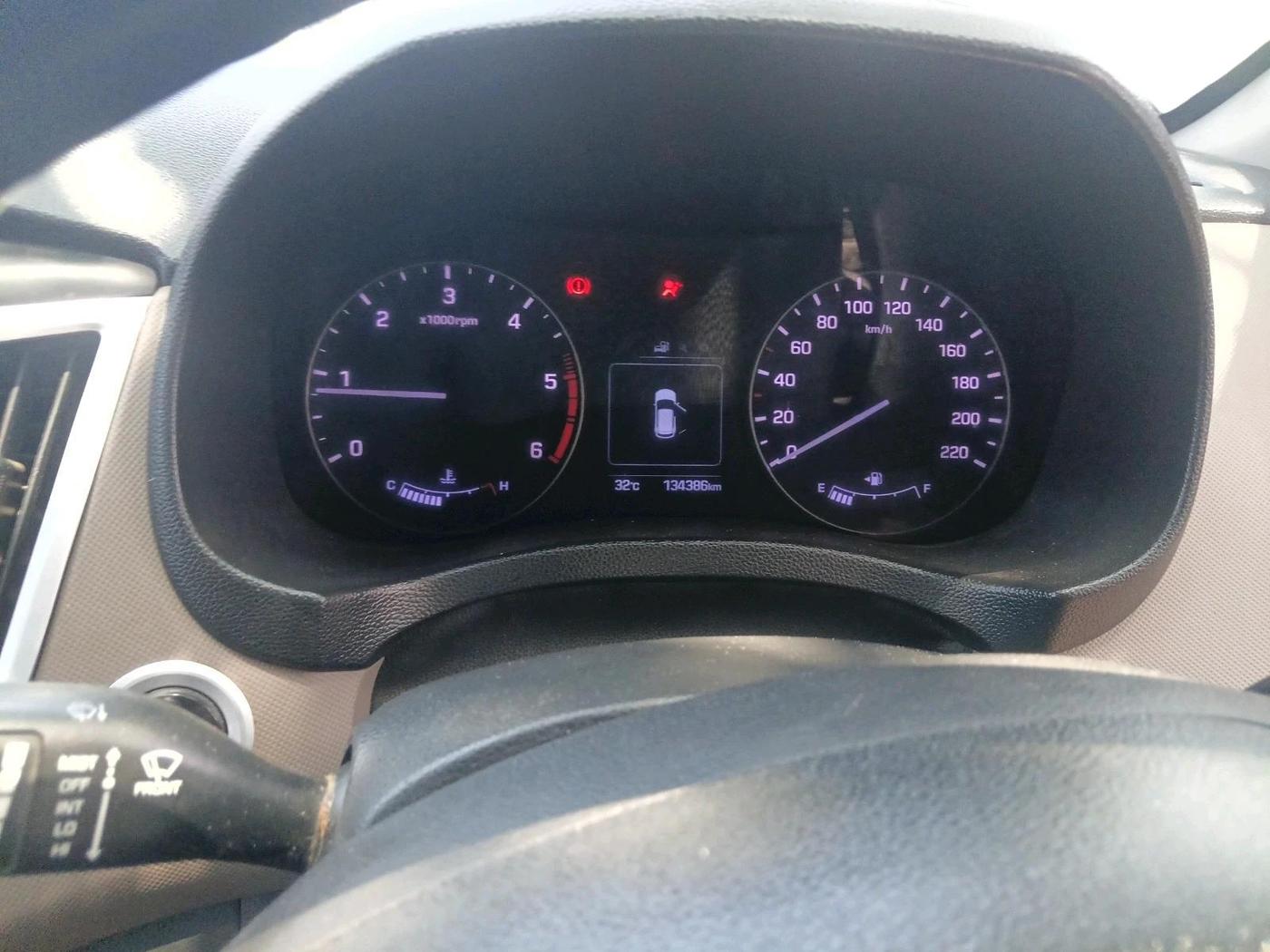 2017 Hyundai Creta SX (O) 1.6 DIESEL, Diesel, Manual, 1,34,386 km, interior
