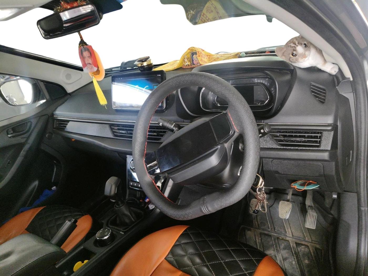 2024 Tata NEXON SMART PLUS S 1.2 REVOTRON, Petrol, Manual, 39,310 km, interior