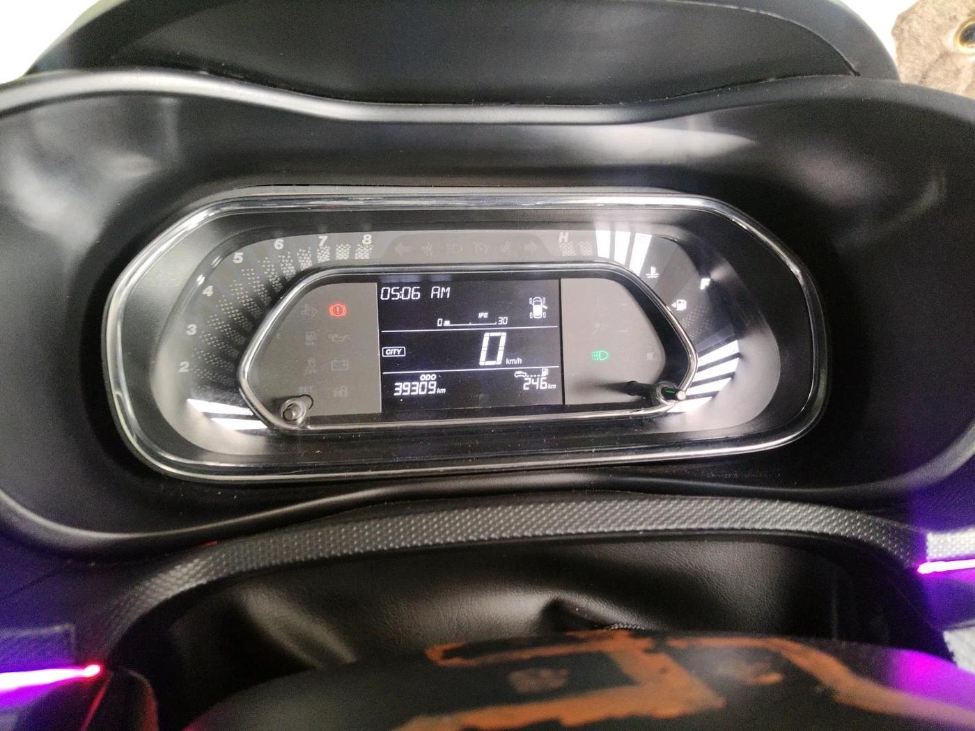 2024 Tata NEXON SMART PLUS S 1.2 REVOTRON, Petrol, Manual, 39,310 km, interior