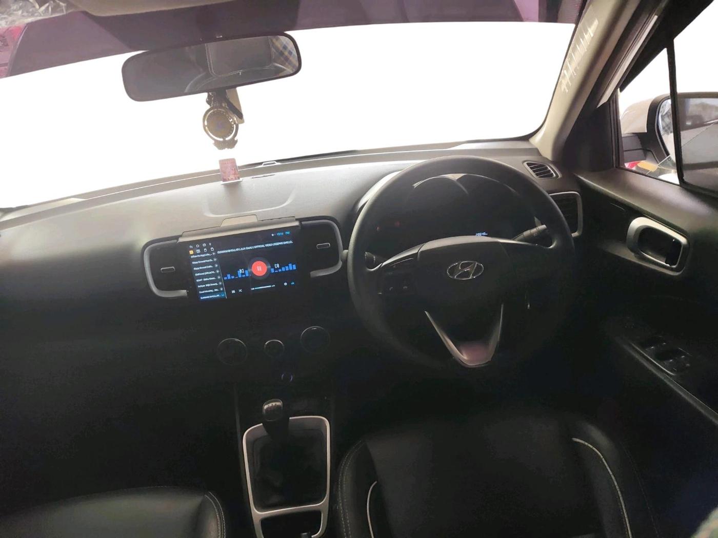 2021 Hyundai VENUE S 1.2, Petrol, Manual, 28,648 km, interior