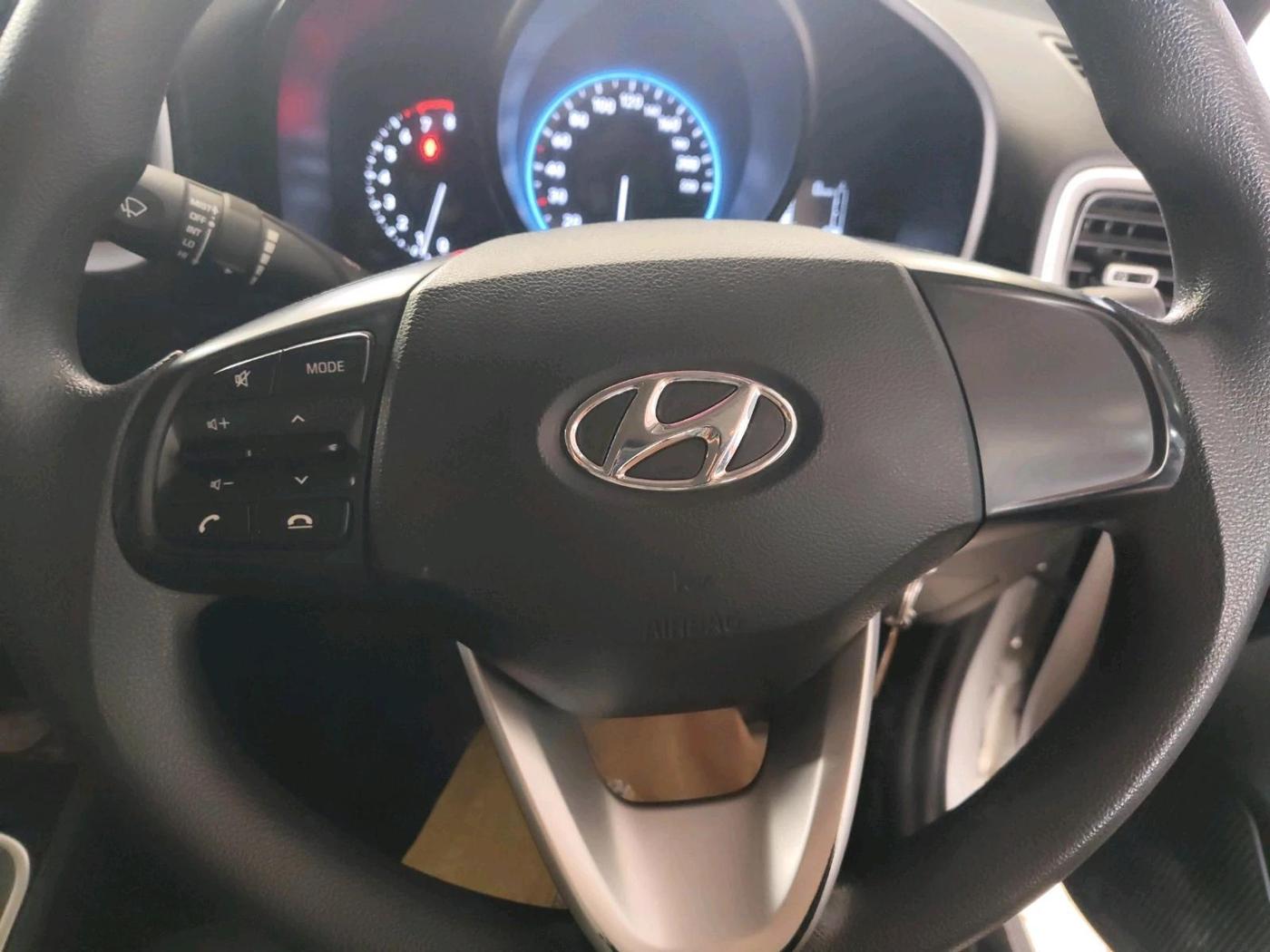 2021 Hyundai VENUE S 1.2, Petrol, Manual, 28,648 km, interior