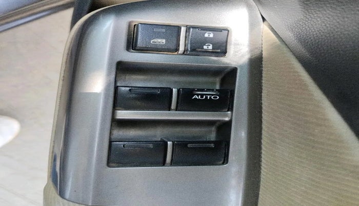 2016 Honda City 1.5L I-VTEC V MT, Petrol, Manual, 1,23,999 km, interior