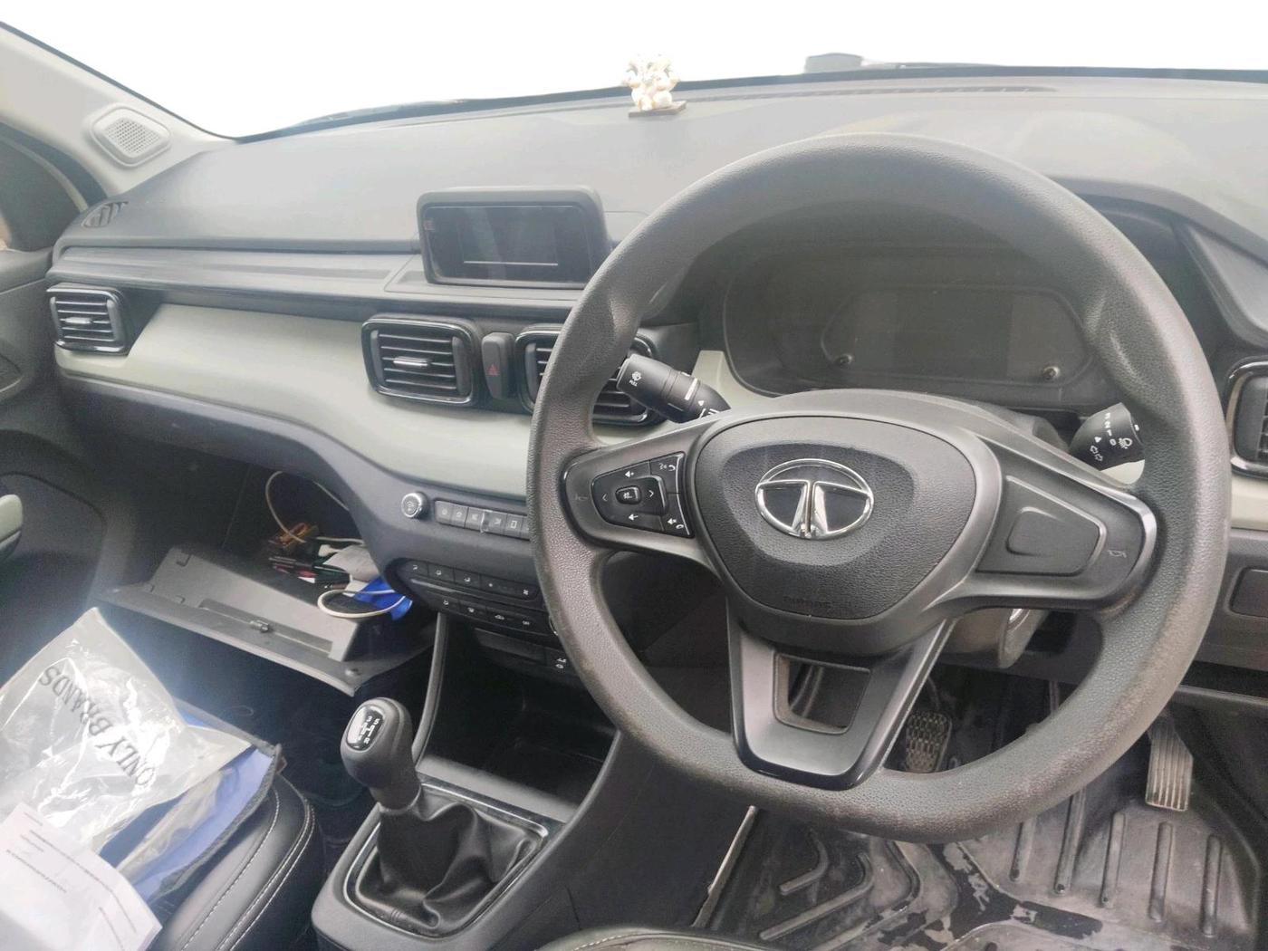 2023 Tata PUNCH ADVENTURE MT CNG , CNG, Manual, 32,452 km, interior