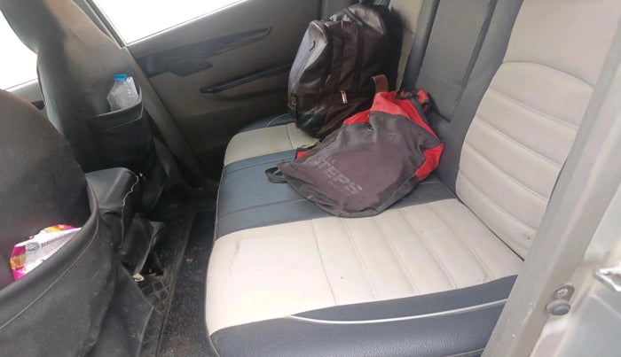 2016 Mahindra Kuv100 K6 6 STR, CNG, Manual, 1,27,285 km, interior