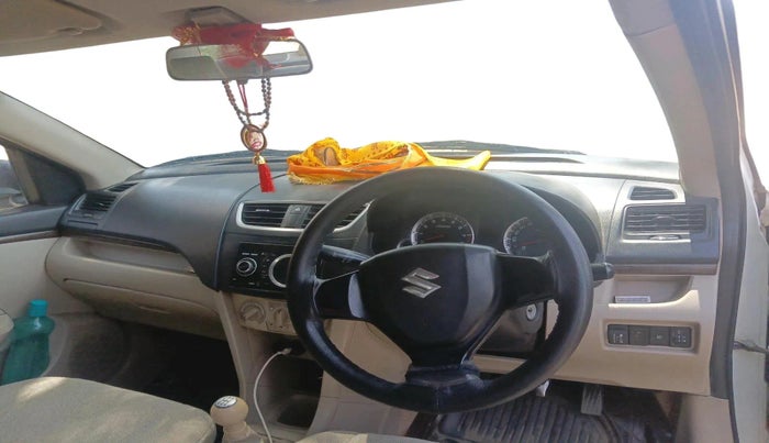 2016 Maruti Swift Dzire VXI, CNG, Manual, 1,59,042 km, interior