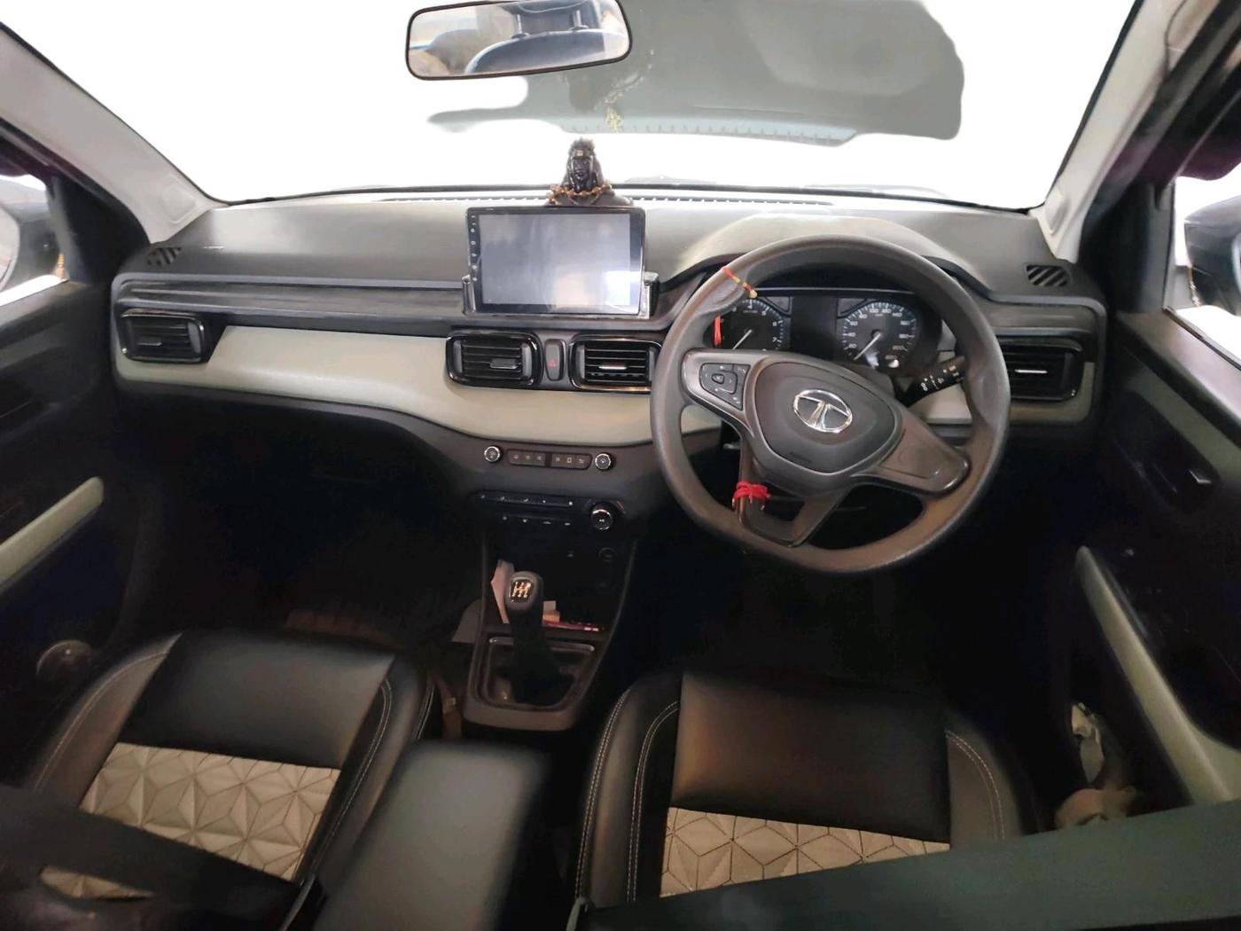 2023 Tata PUNCH ADVENTURE MT, Petrol, Manual, 30,609 km, interior