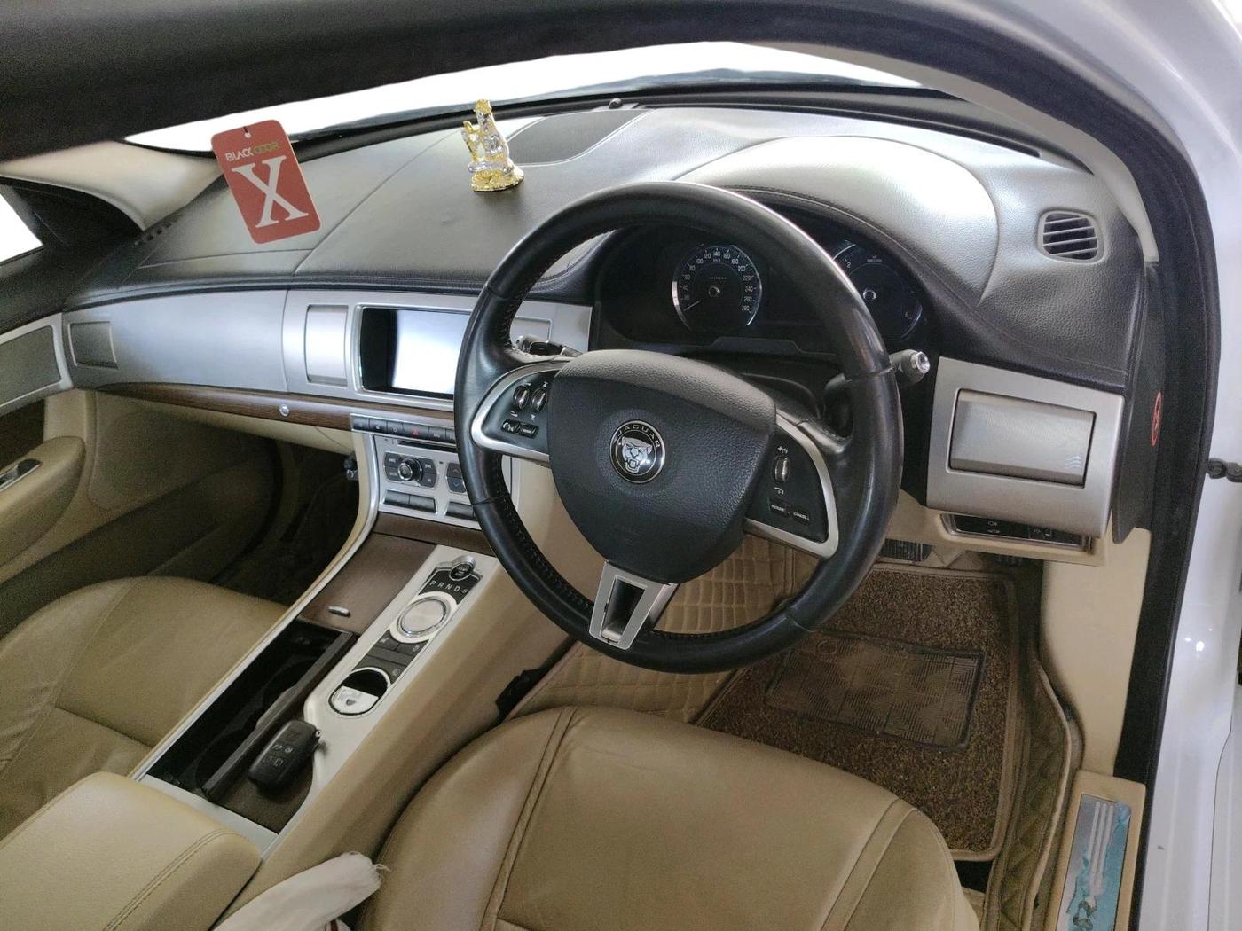 2015 Jaguar XF 2.2 DIESEL, Diesel, Automatic, 61,662 km, interior