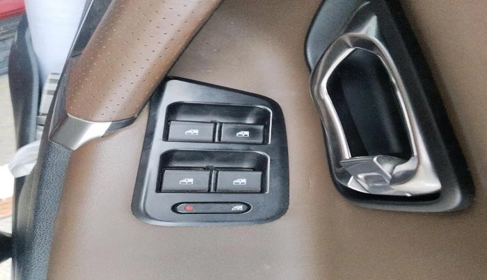 2020 Tata Harrier XZA PLUS 2.0L, Diesel, Automatic, 1,04,139 km, interior