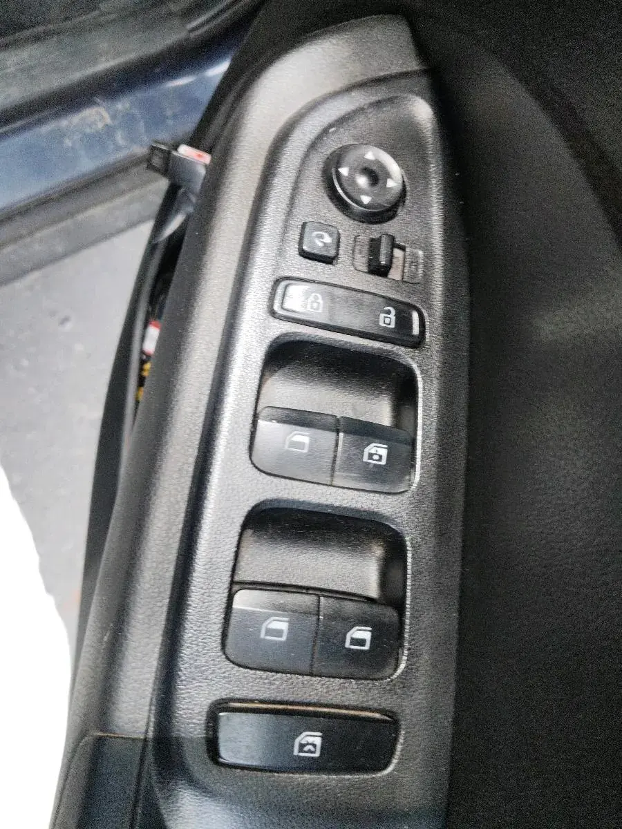 2022 Hyundai VENUE S+ 1.2, Petrol, Manual, 36,644 km, interior