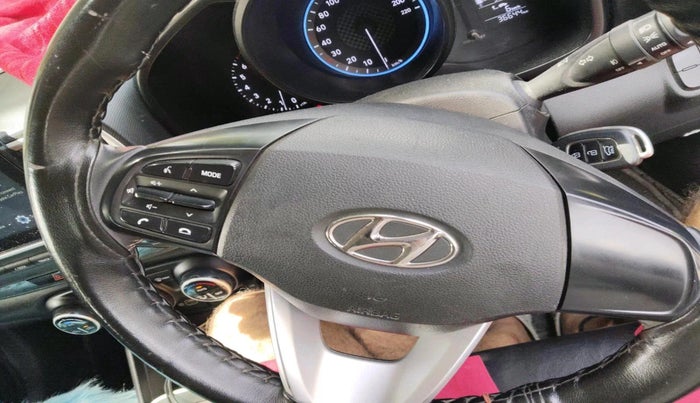 2022 Hyundai VENUE S+ 1.2, Petrol, Manual, 36,644 km, interior