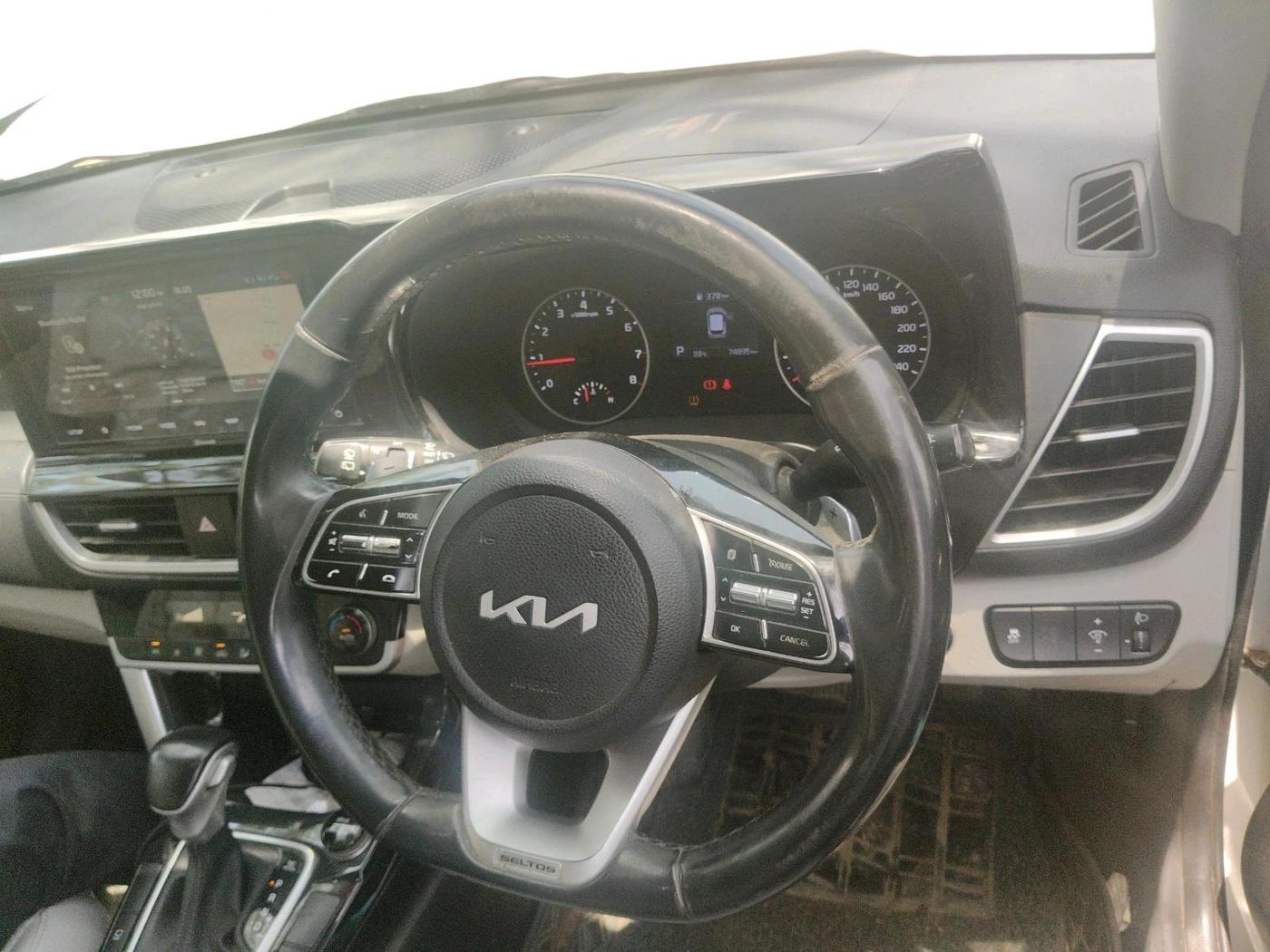 2022 KIA SELTOS HTX IVT 1.5 PETROL, Petrol, Automatic, 74,895 km, interior