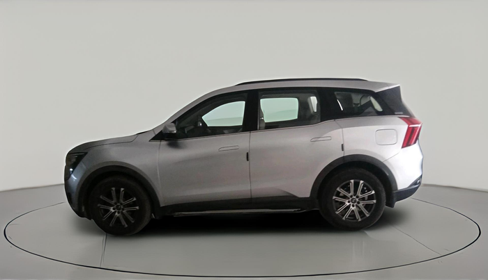 2022 Mahindra XUV700 AX 7 P AT 7 STR, Petrol, Automatic, 80,789 km, exterior