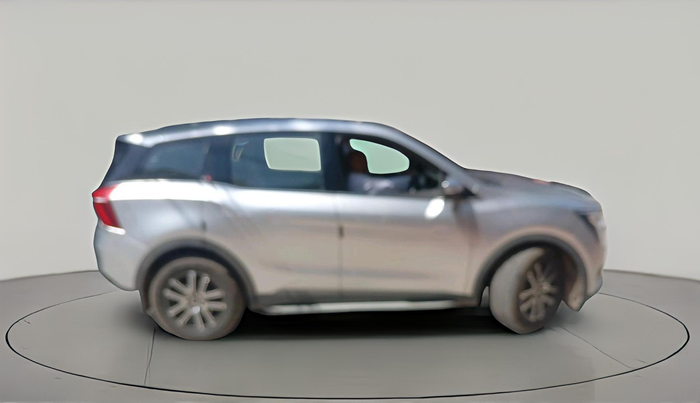 2022 Mahindra XUV700 AX 7 P AT 7 STR, Petrol, Automatic, 80,789 km, exterior