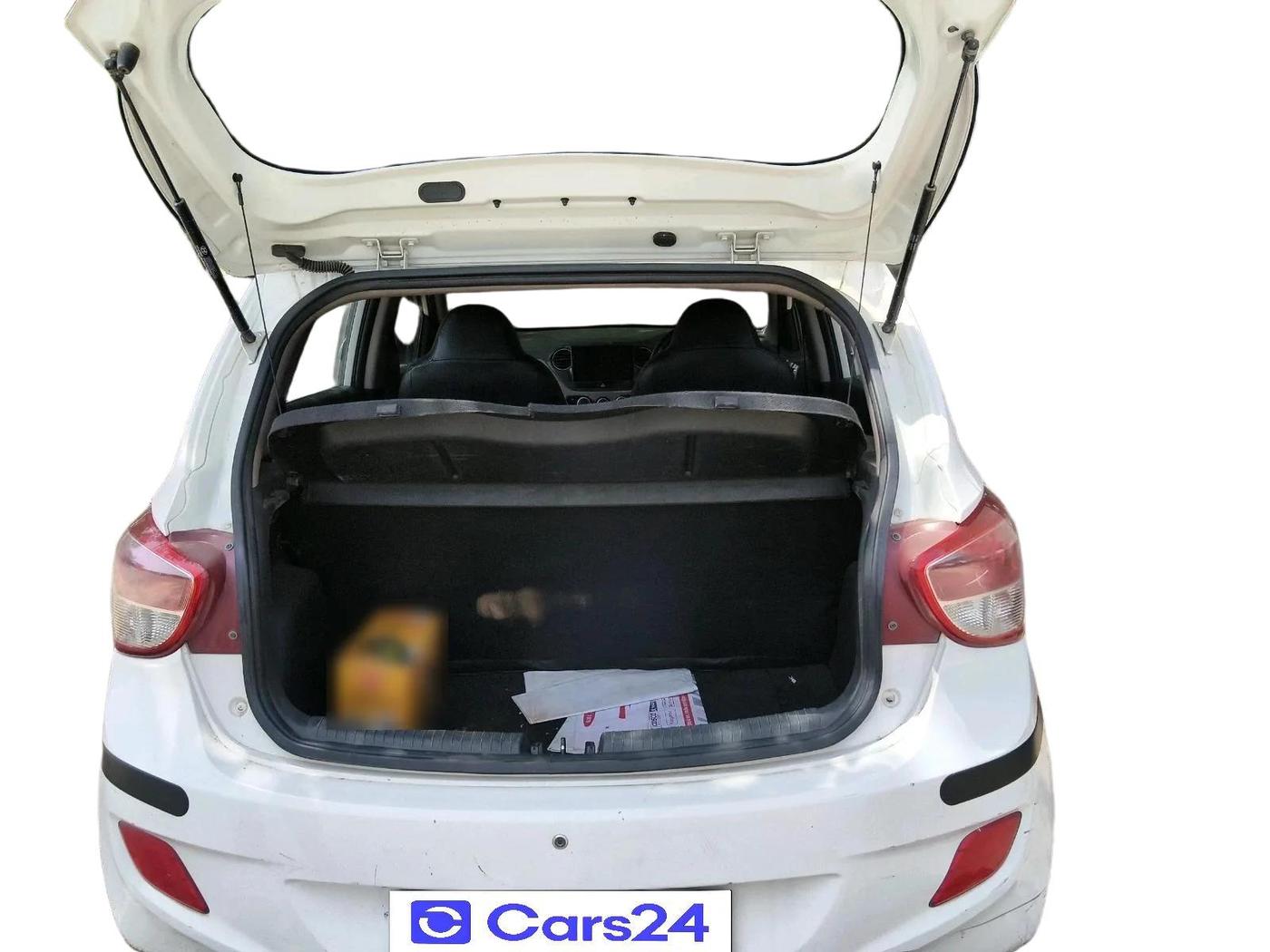 2015 Hyundai Grand i10 MAGNA 1.1 CRDI, Diesel, Manual, 1,05,757 km, exterior