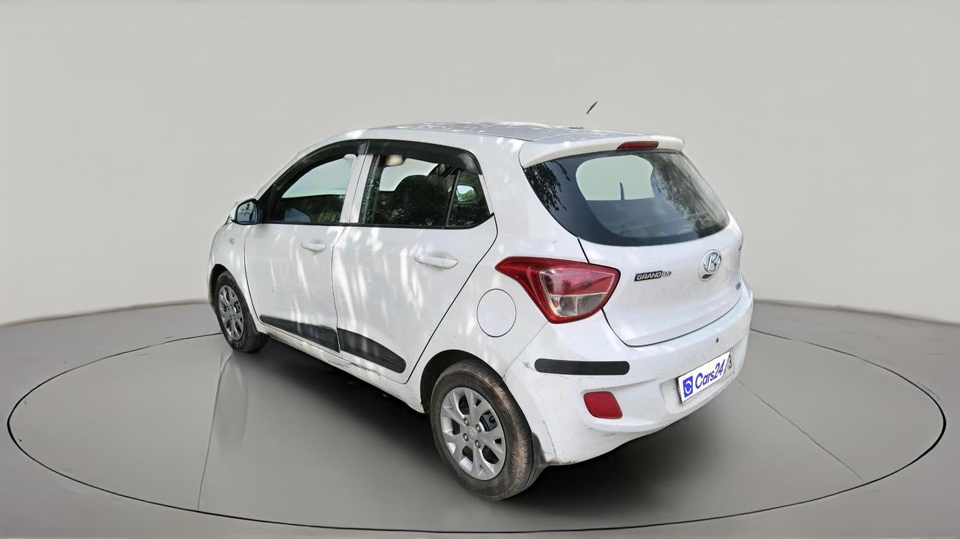 2015 Hyundai Grand i10 MAGNA 1.1 CRDI, Diesel, Manual, 1,05,757 km, exterior