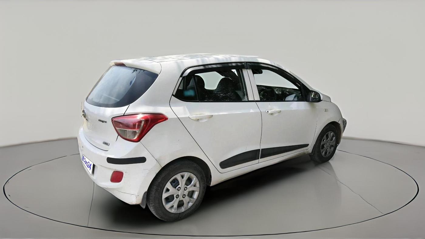 2015 Hyundai Grand i10 MAGNA 1.1 CRDI, Diesel, Manual, 1,05,757 km, exterior