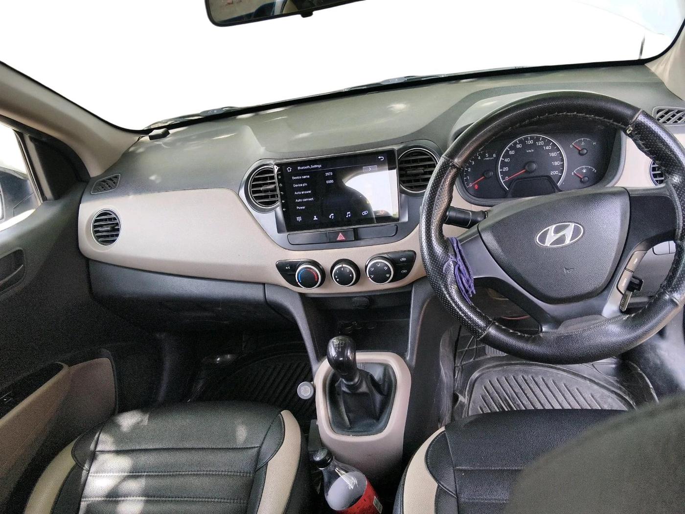 2015 Hyundai Grand i10 MAGNA 1.1 CRDI, Diesel, Manual, 1,05,757 km, interior