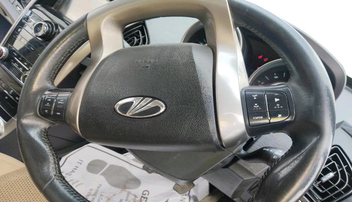 2020 Mahindra XUV500 W9, Diesel, Manual, 1,40,104 km, interior