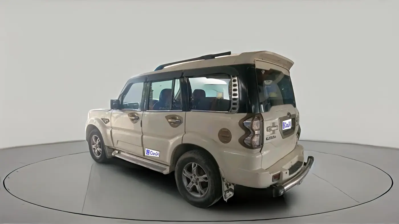 2016 Mahindra Scorpio S4 PLUS, Diesel, Manual, 93,776 km, exterior