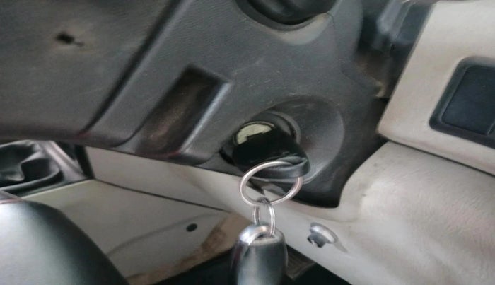 2016 Mahindra Scorpio S4 PLUS, Diesel, Manual, 93,776 km, interior