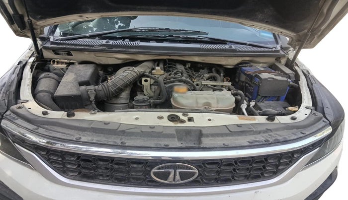 2018 Tata Hexa XE 4X2 7 STR, Diesel, Manual, 69,700 km, exterior