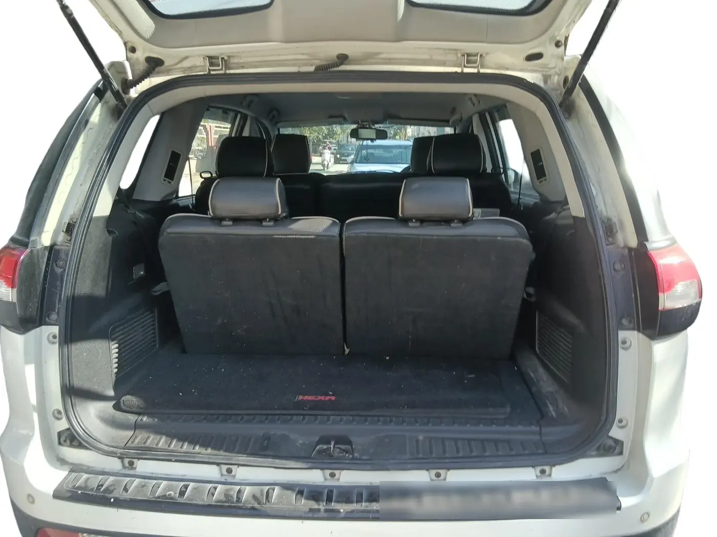 2018 Tata Hexa XE 4X2 7 STR, Diesel, Manual, 69,700 km, exterior