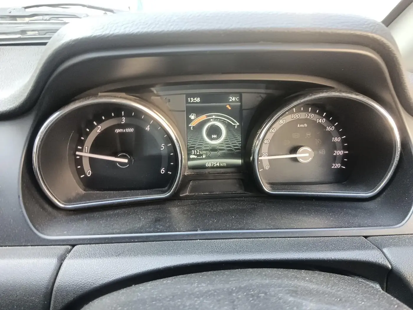 2018 Tata Hexa XE 4X2 7 STR, Diesel, Manual, 69,700 km, interior