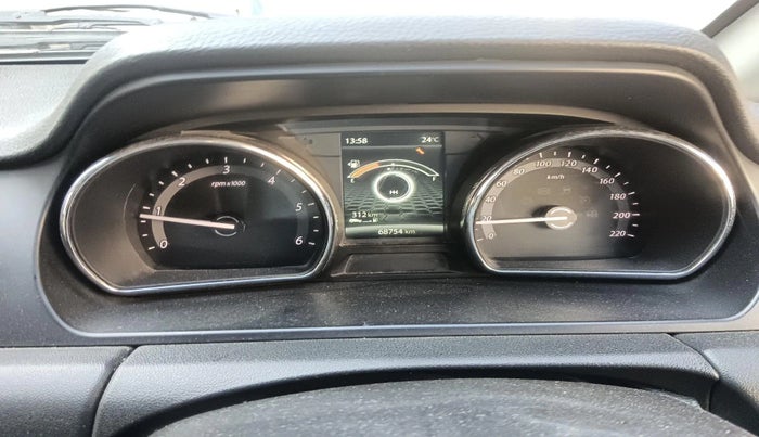 2018 Tata Hexa XE 4X2 7 STR, Diesel, Manual, 69,700 km, interior