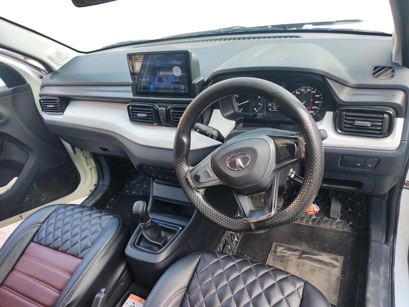 2023 Tata PUNCH PURE MT, Petrol, Manual, 44,501 km, interior