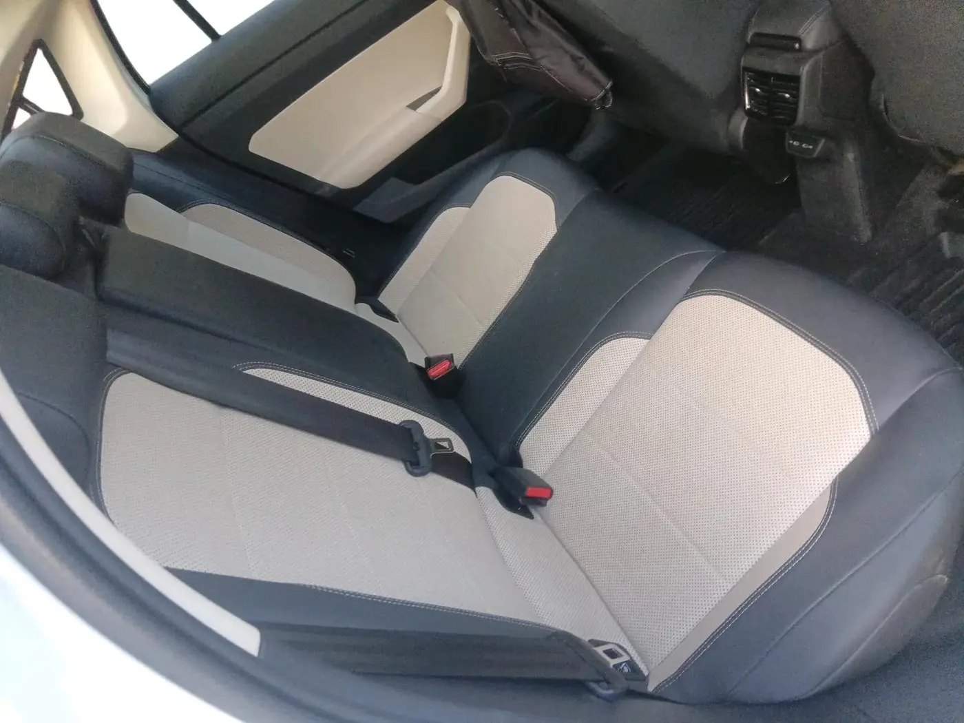 2023 Volkswagen VIRTUS TOPLINE TSI 1.0 AT, Petrol, Automatic, 32,540 km, interior