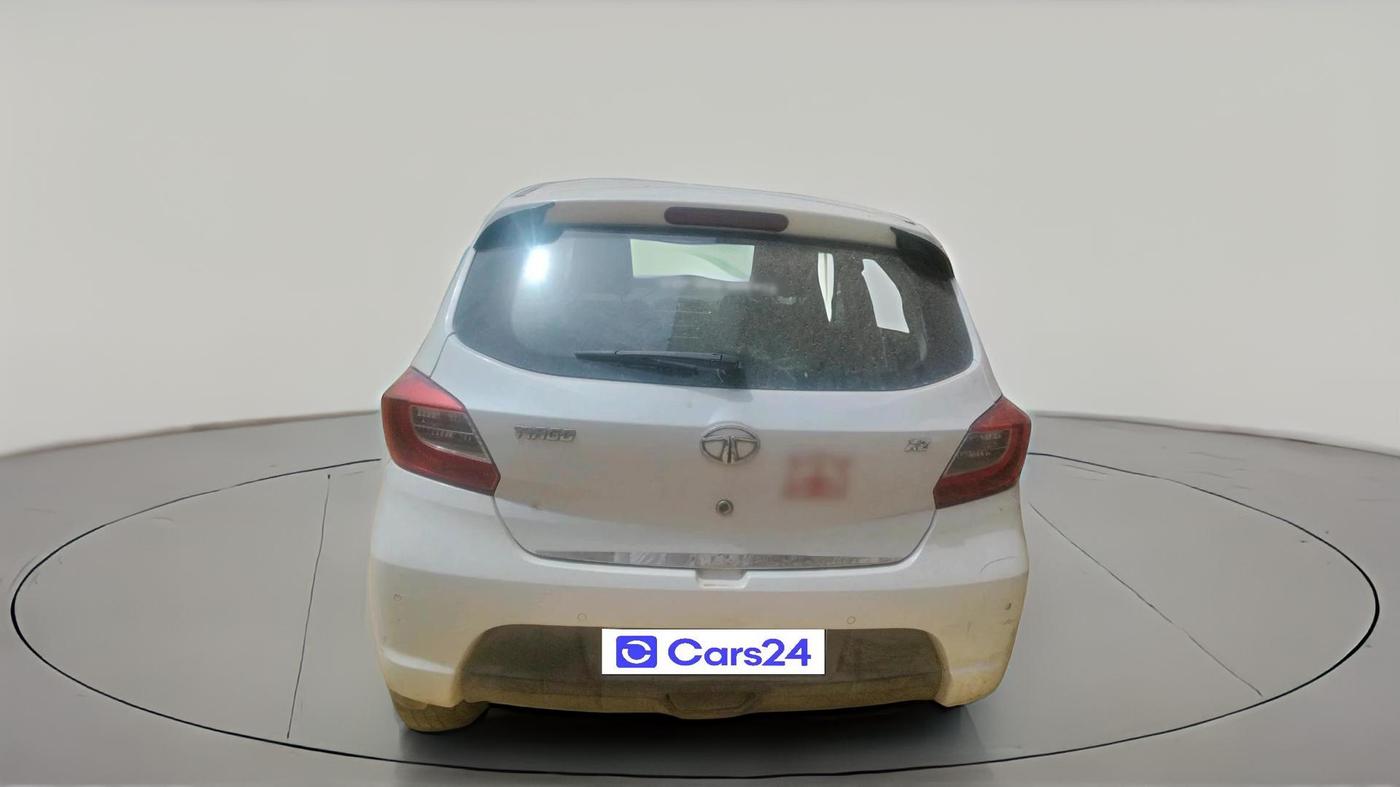2017 Tata Tiago XZ PETROL, CNG, Manual, 2,20,729 km, exterior