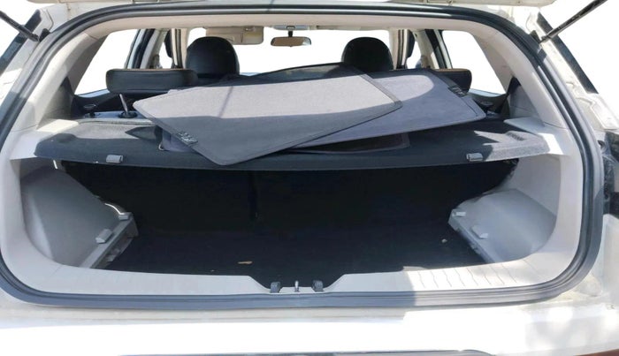 2021 Mahindra XUV300 W6 1.5 DIESEL AMT, Diesel, Automatic, 64,758 km, exterior