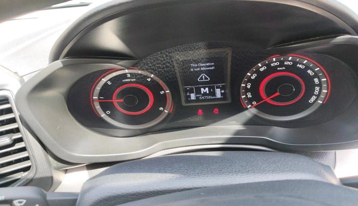 2021 Mahindra XUV300 W6 1.5 DIESEL AMT, Diesel, Automatic, 64,758 km, interior