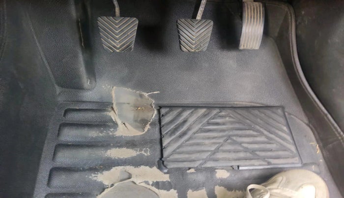 2021 KIA SONET HTK 1.2, Petrol, Manual, 1,03,825 km, interior