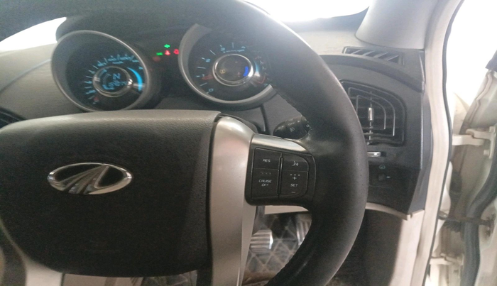 2017 Mahindra XUV500 W6 1.99, Diesel, Manual, 1,54,014 km, interior