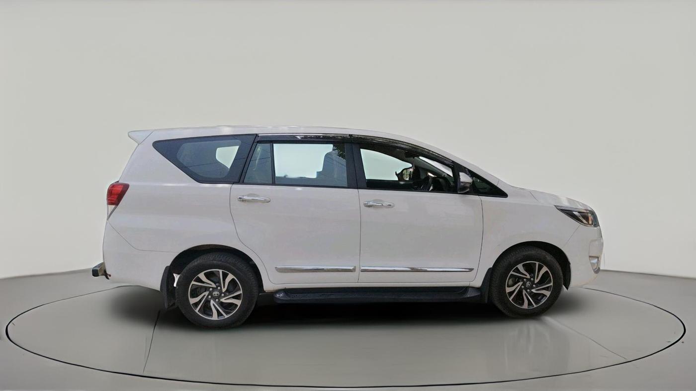 2024 Toyota Innova Crysta GX Plus 7 STR , Diesel, Manual, 88,433 km, exterior