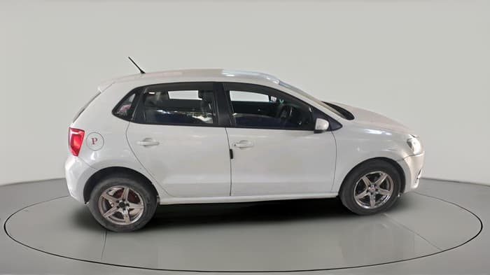 2016 Volkswagen Polo TRENDLINE 1.2L PETROL, Petrol, Manual, 2,10,327 km, exterior