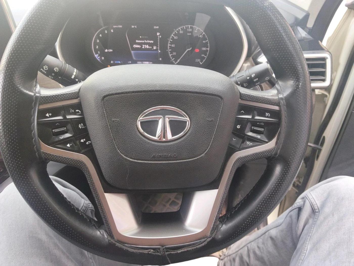 2019 Tata Harrier XZ 2.0L, Diesel, Manual, 1,19,988 km, interior