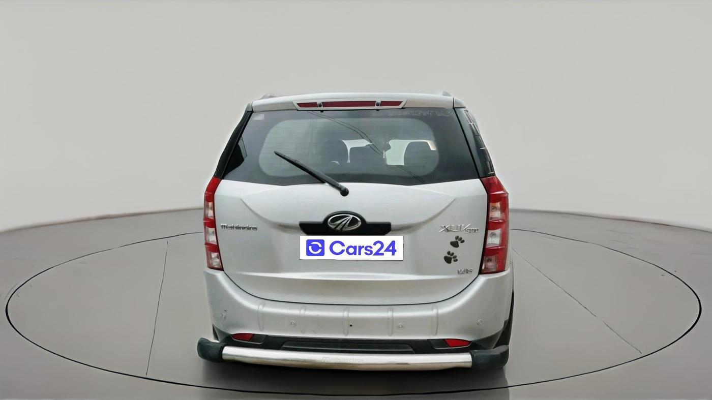 2015 Mahindra XUV500 W8, Diesel, Manual, 84,711 km, exterior