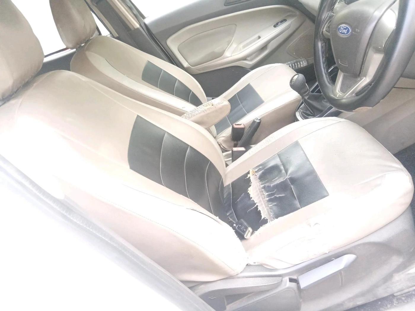 2014 Ford Ecosport TITANIUM 1.5L DIESEL, Diesel, Manual, 1,93,135 km, interior