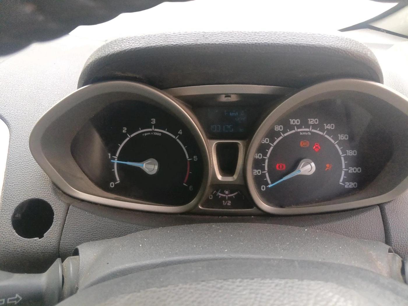 2014 Ford Ecosport TITANIUM 1.5L DIESEL, Diesel, Manual, 1,93,135 km, interior