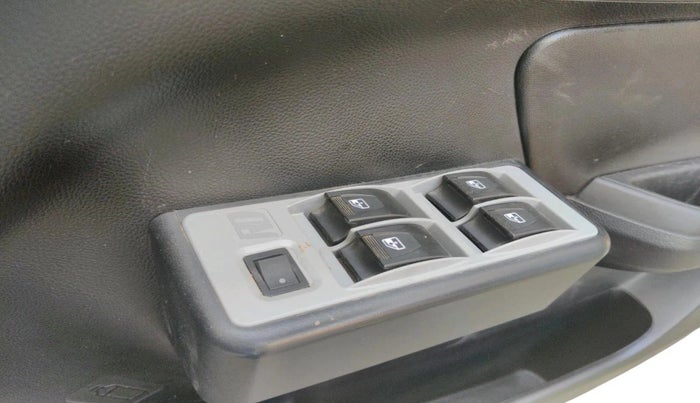 2019 Maruti Swift LXI, Petrol, Manual, 36,112 km, interior