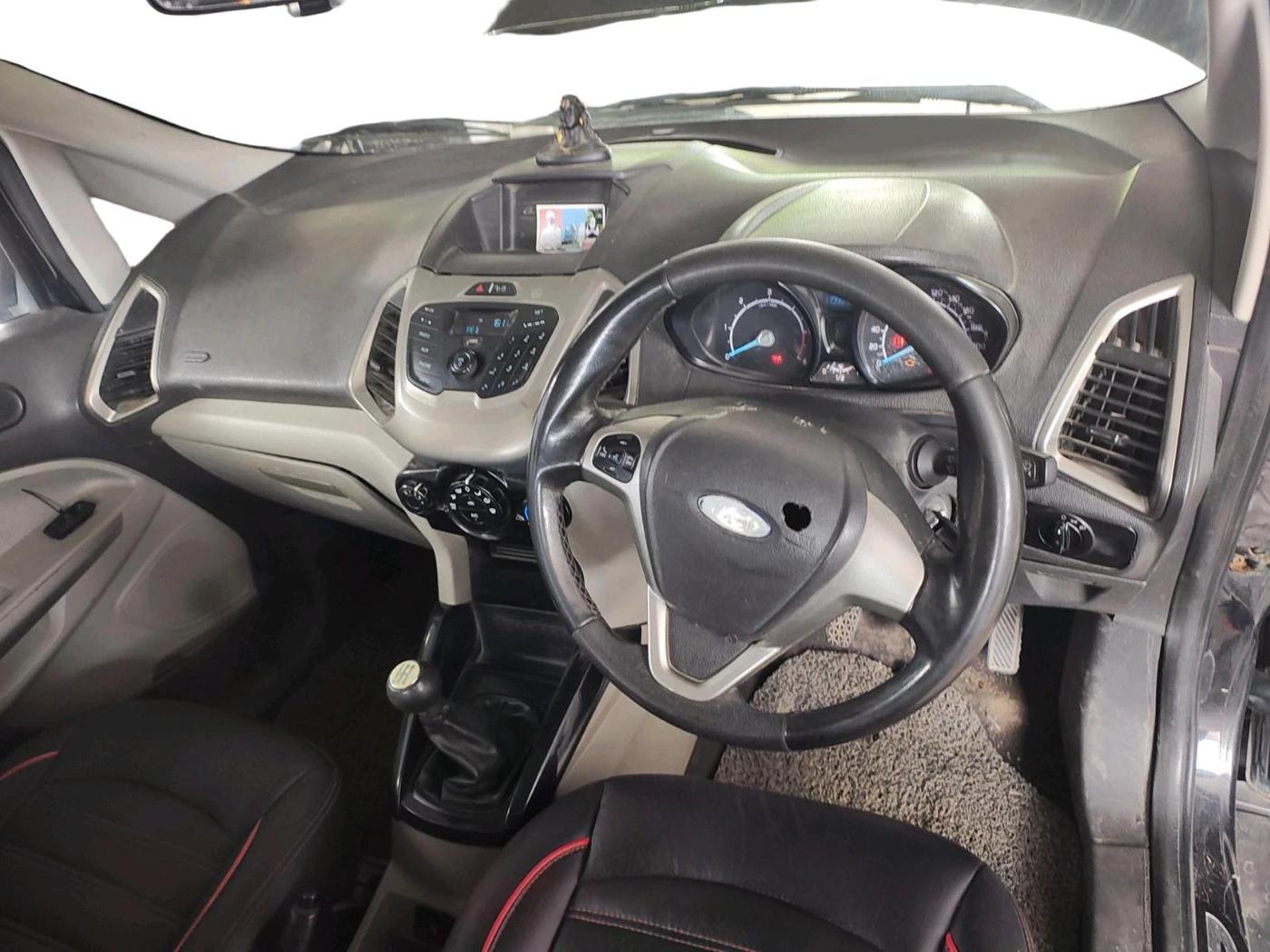 2014 Ford Ecosport AMBIENTE 1.5L DIESEL, Diesel, Manual, 1,10,958 km, interior
