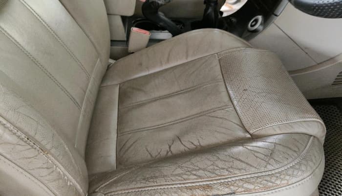 2015 Mahindra XUV500 W10, Diesel, Manual, 1,87,667 km, interior